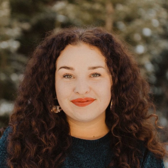 Meet your Posher, Makaila - Picture 1 of 1